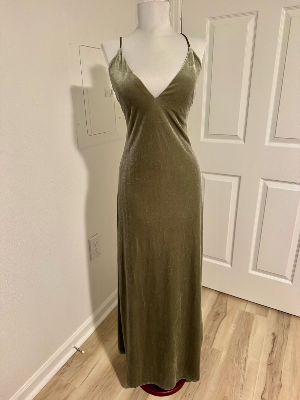 Jenny Yoo Melanie Velvet Maxi Dress – Sage/Olive – Size 4 - Picture 2 of 4